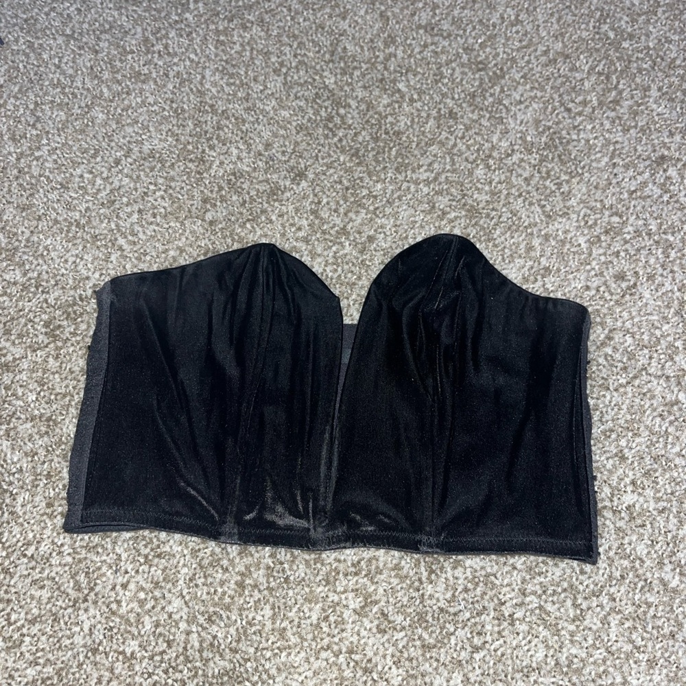 Velvet strapless bralette